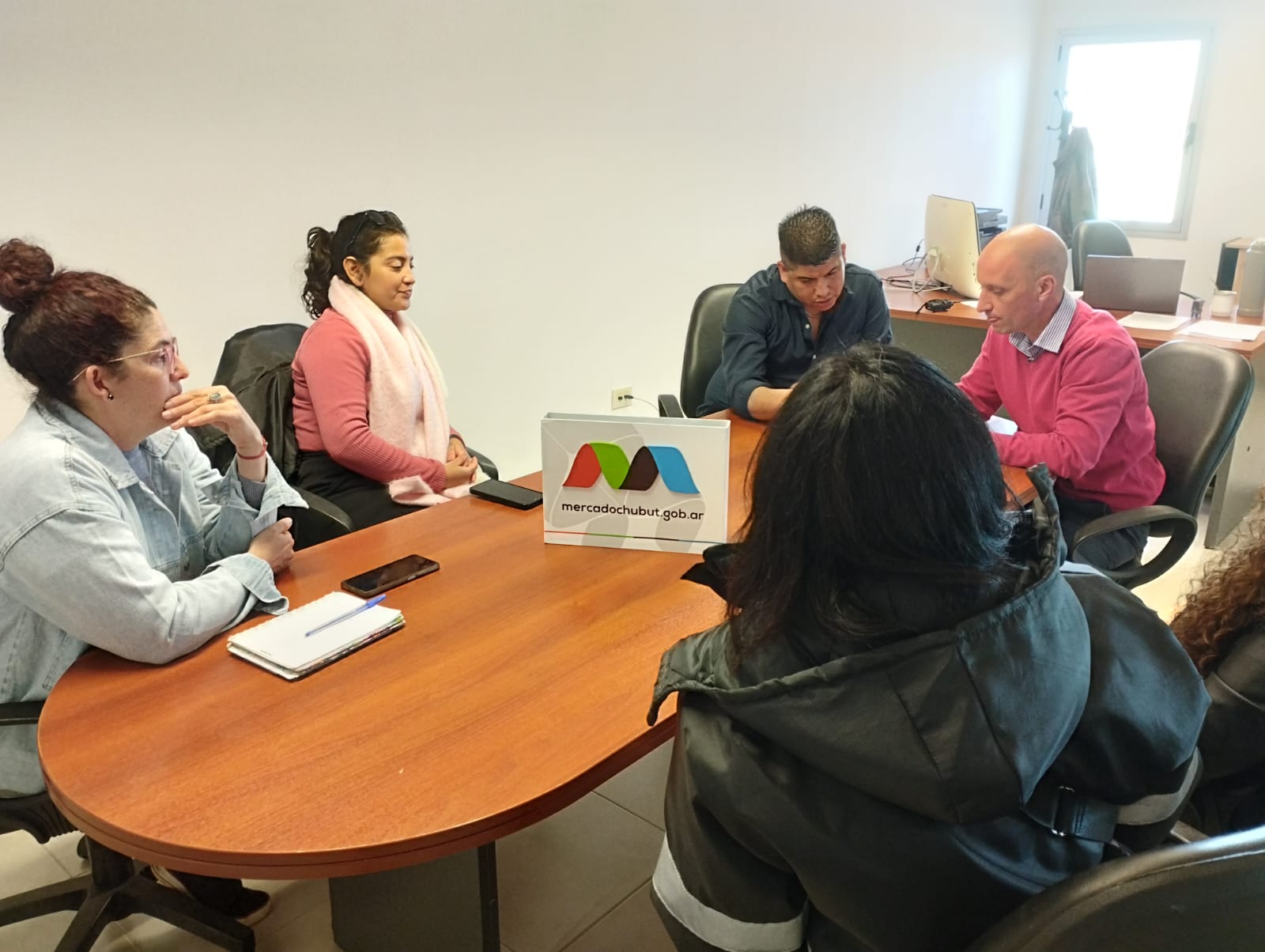 Reunión entre el Mercado Concentrador Chubut y autoridades de Rawson para mejorar los controles de abastecimiento